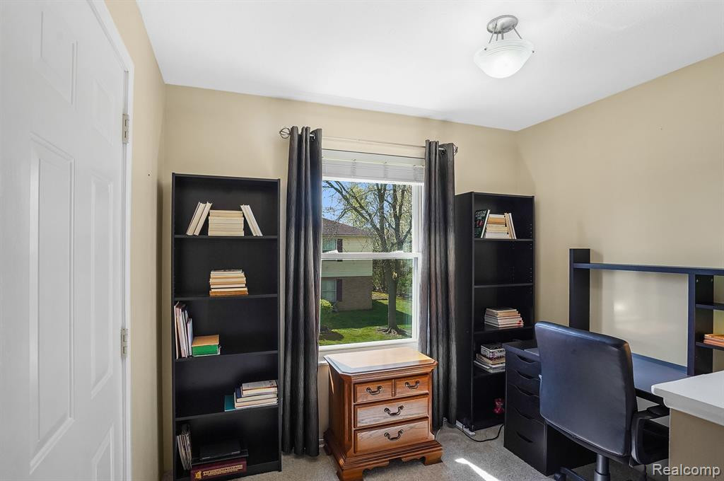 61135 GREENWOOD Drive, South Lyon, MI 48178 — Photo 5