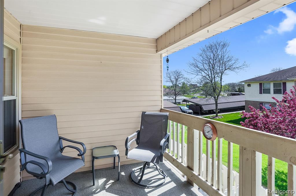 61135 GREENWOOD Drive, South Lyon, MI 48178 — Photo 19