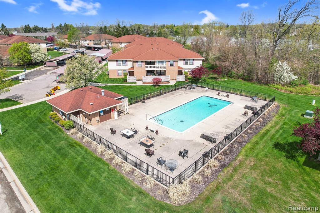 61135 GREENWOOD Drive, South Lyon, MI 48178 — Photo 23