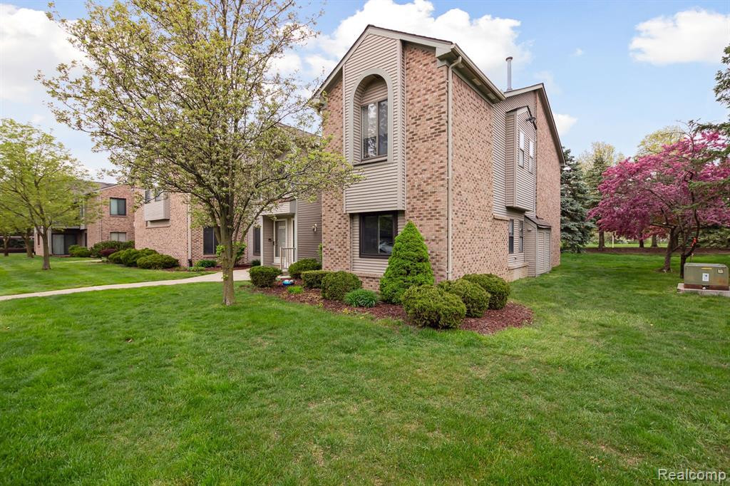 42505 LILLEY POINTE Drive, Canton, MI 48187 — Photo 3