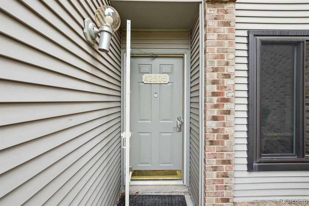 42505 LILLEY POINTE Drive, Canton, MI 48187 — Photo 5