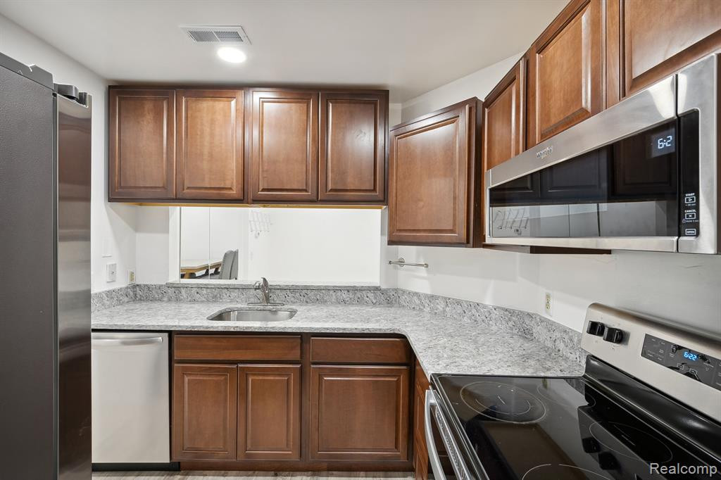 42505 LILLEY POINTE Drive, Canton, MI 48187 — Photo 14