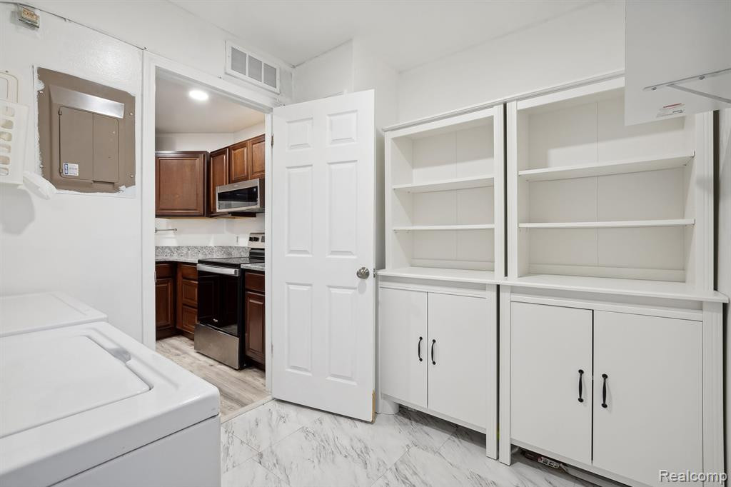 42505 LILLEY POINTE Drive, Canton, MI 48187 — Photo 26