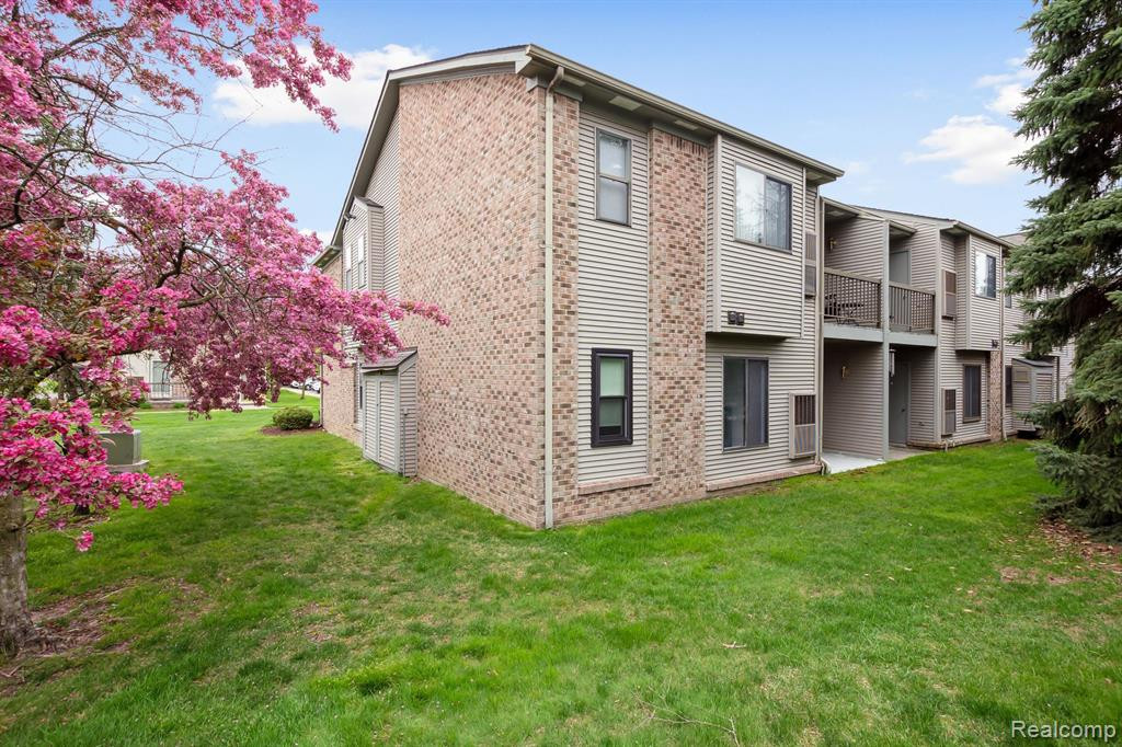 42505 LILLEY POINTE Drive, Canton, MI 48187 — Photo 28
