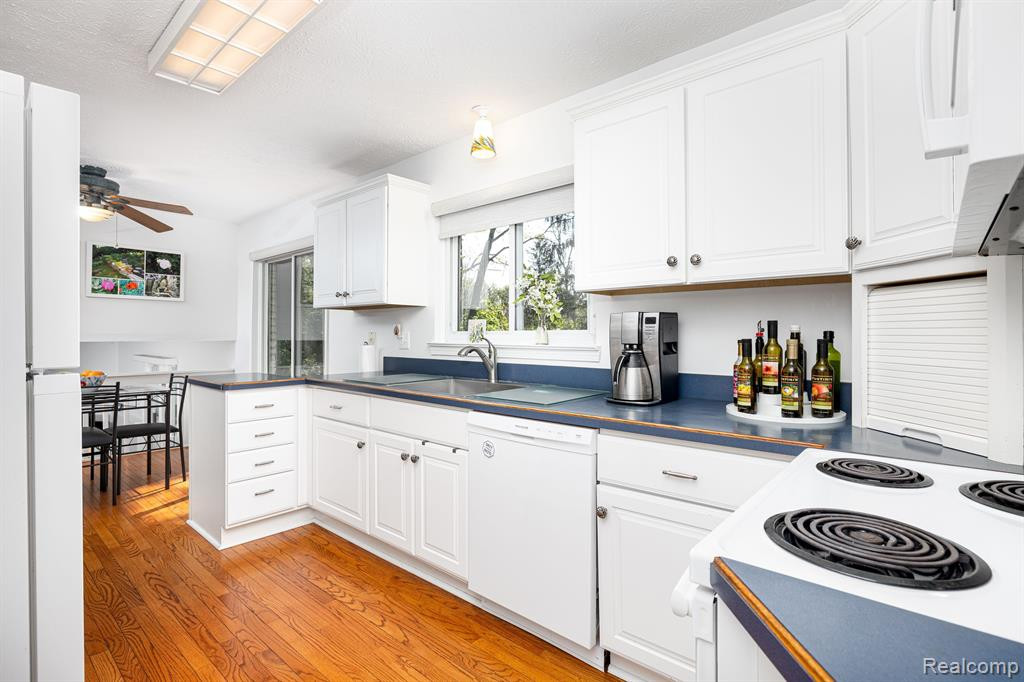4310 CRESTLINE Drive, Ann Arbor, MI 48103 — Photo 14