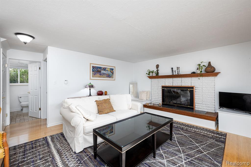 4310 CRESTLINE Drive, Ann Arbor, MI 48103 — Photo 26