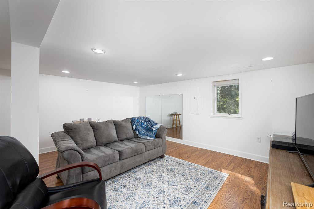 4310 CRESTLINE Drive, Ann Arbor, MI 48103 — Photo 33
