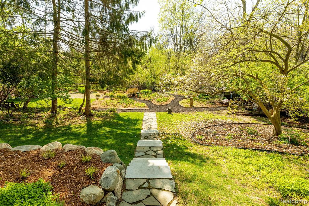 4310 CRESTLINE Drive, Ann Arbor, MI 48103 — Photo 39