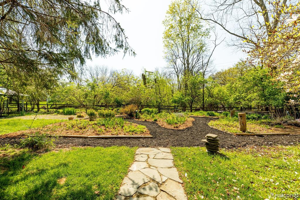 4310 CRESTLINE Drive, Ann Arbor, MI 48103 — Photo 40
