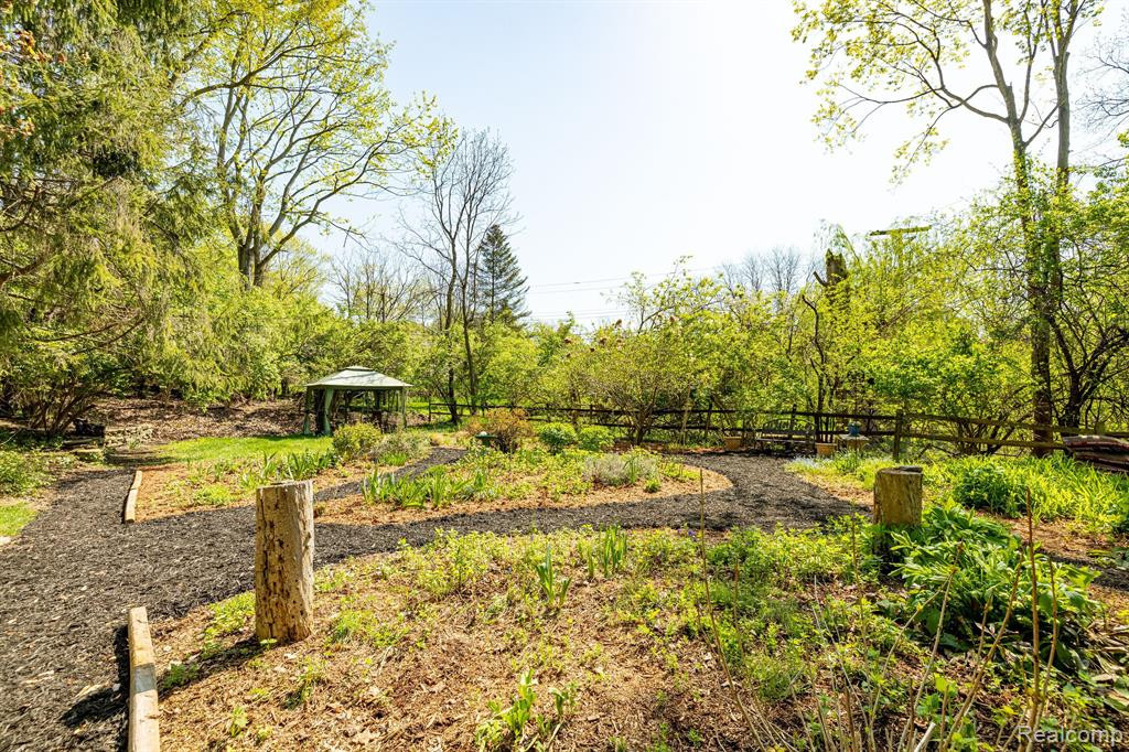 4310 CRESTLINE Drive, Ann Arbor, MI 48103 — Photo 41