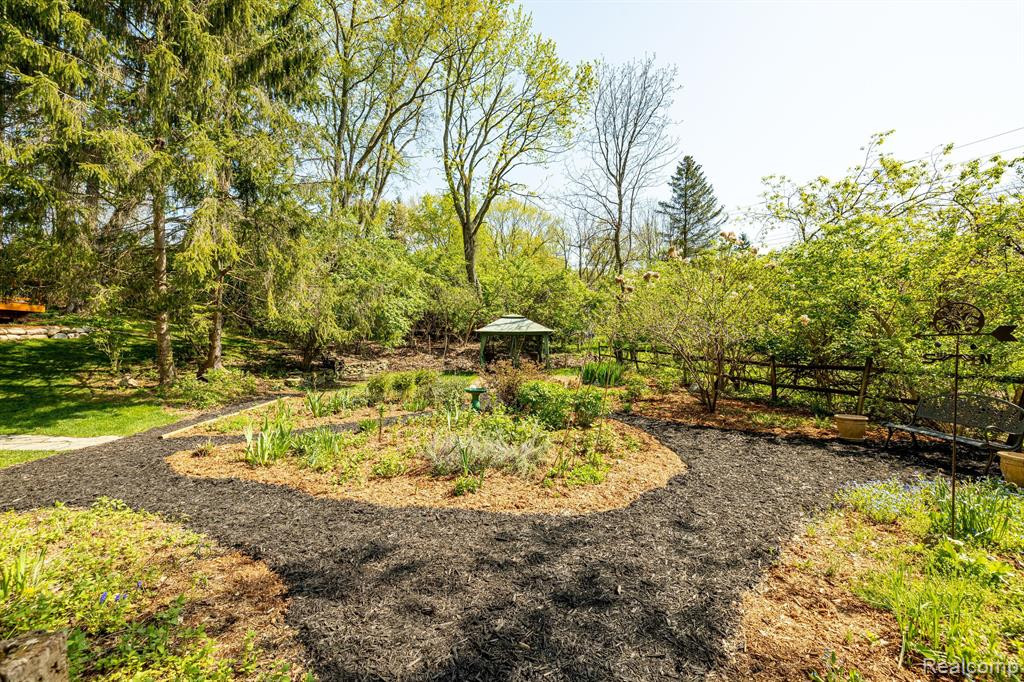4310 CRESTLINE Drive, Ann Arbor, MI 48103 — Photo 43