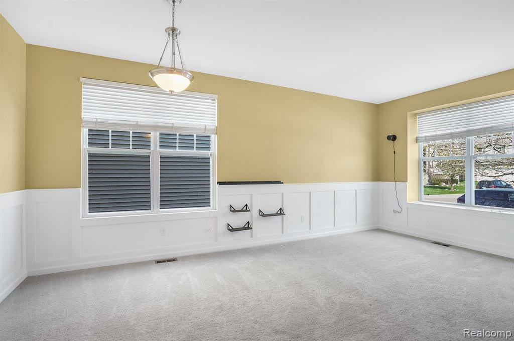 27111 Victoria Road, Novi, MI — Photo 4