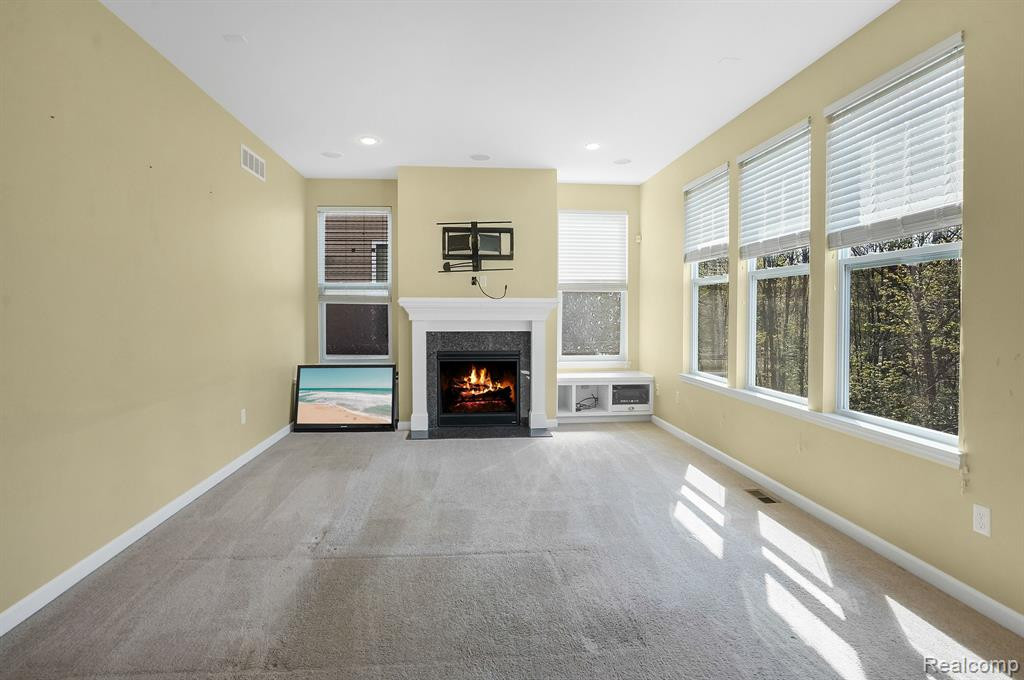 27111 Victoria Road, Novi, MI — Photo 5