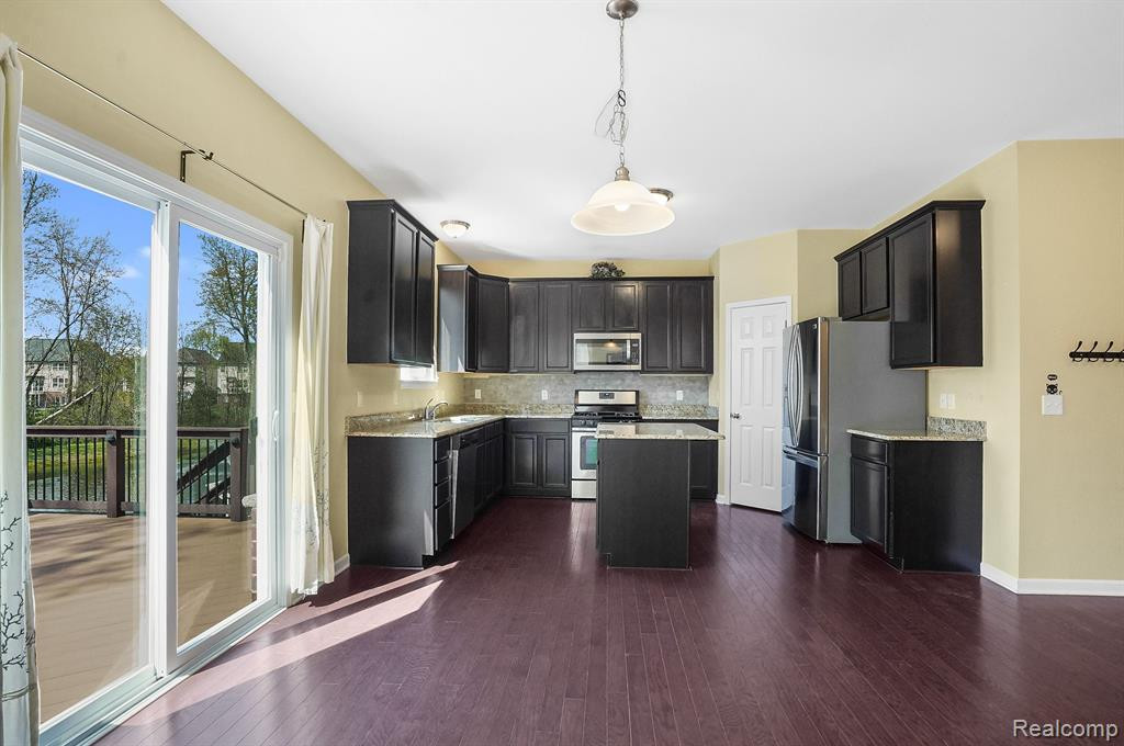 27111 Victoria Road, Novi, MI — Photo 8