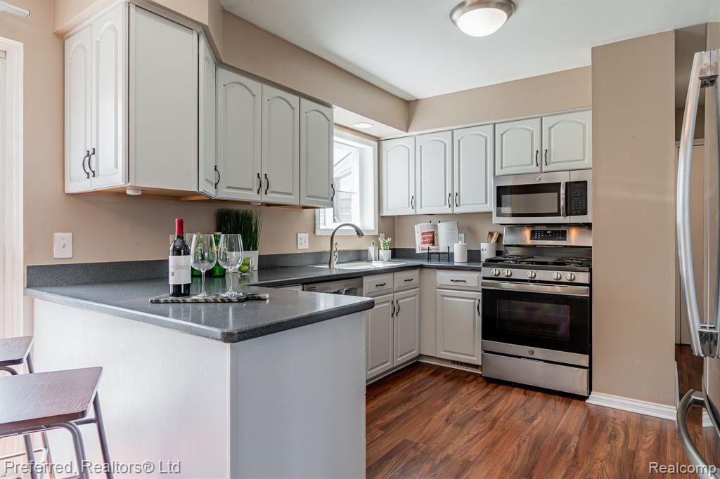 43729 Fleetwood Drive, Canton, MI 48187 — Photo 14