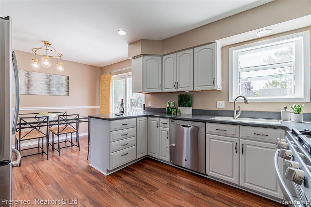 43729 Fleetwood Drive, Canton, MI 48187 — Photo 16