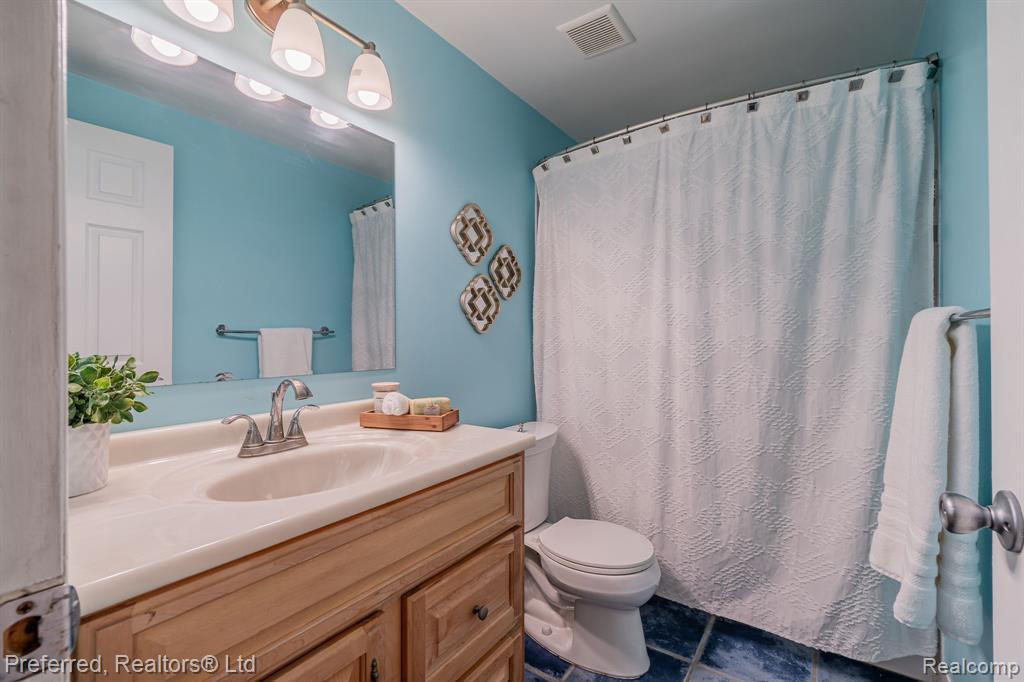 43729 Fleetwood Drive, Canton, MI 48187 — Photo 20