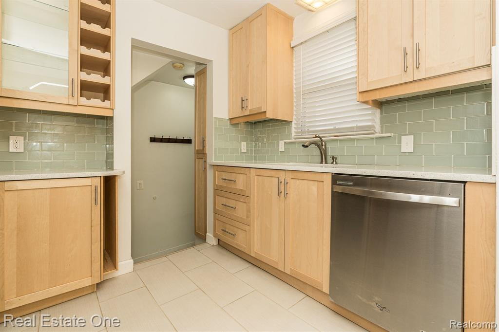 808 N EDISON Avenue, Royal Oak, MI 48067 — Photo 8