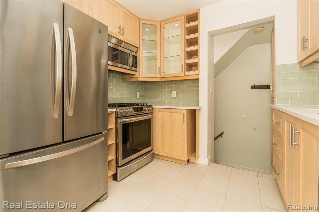 808 N EDISON Avenue, Royal Oak, MI 48067 — Photo 9