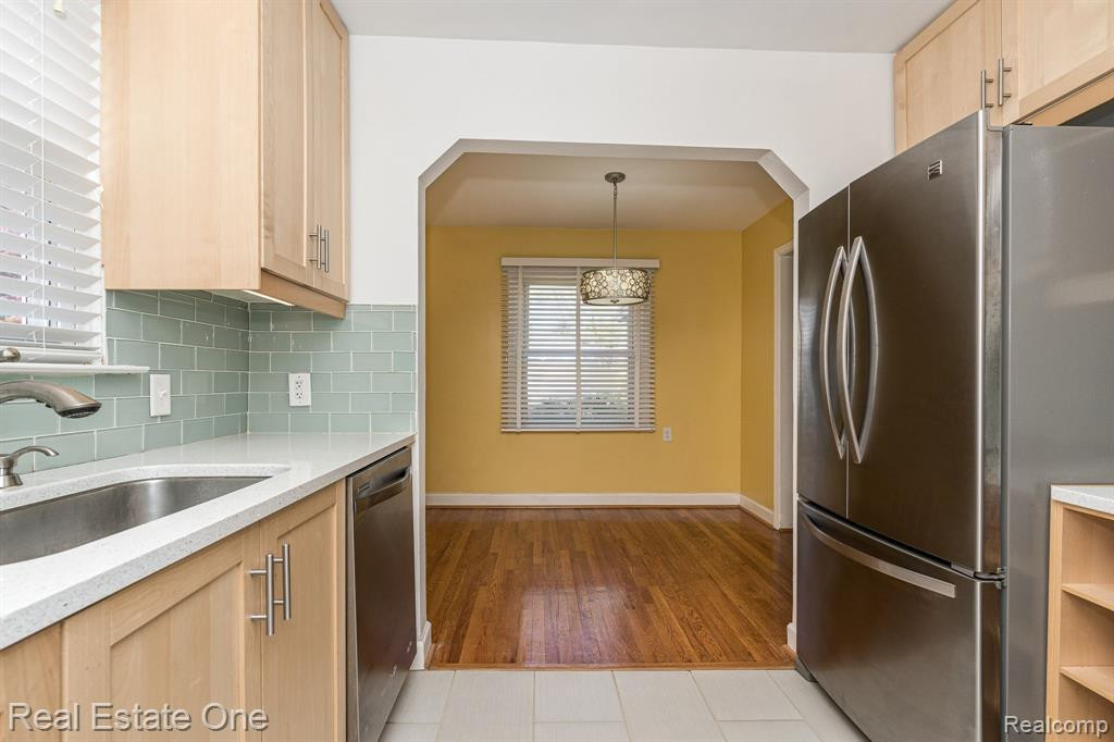 808 N EDISON Avenue, Royal Oak, MI 48067 — Photo 11