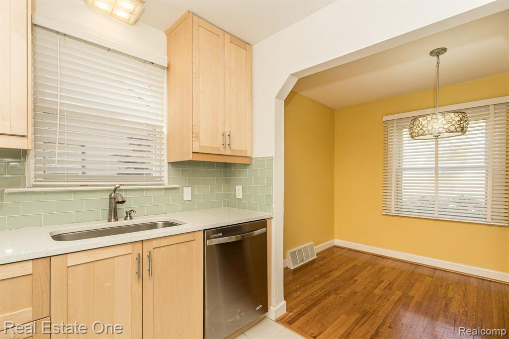 808 N EDISON Avenue, Royal Oak, MI 48067 — Photo 12