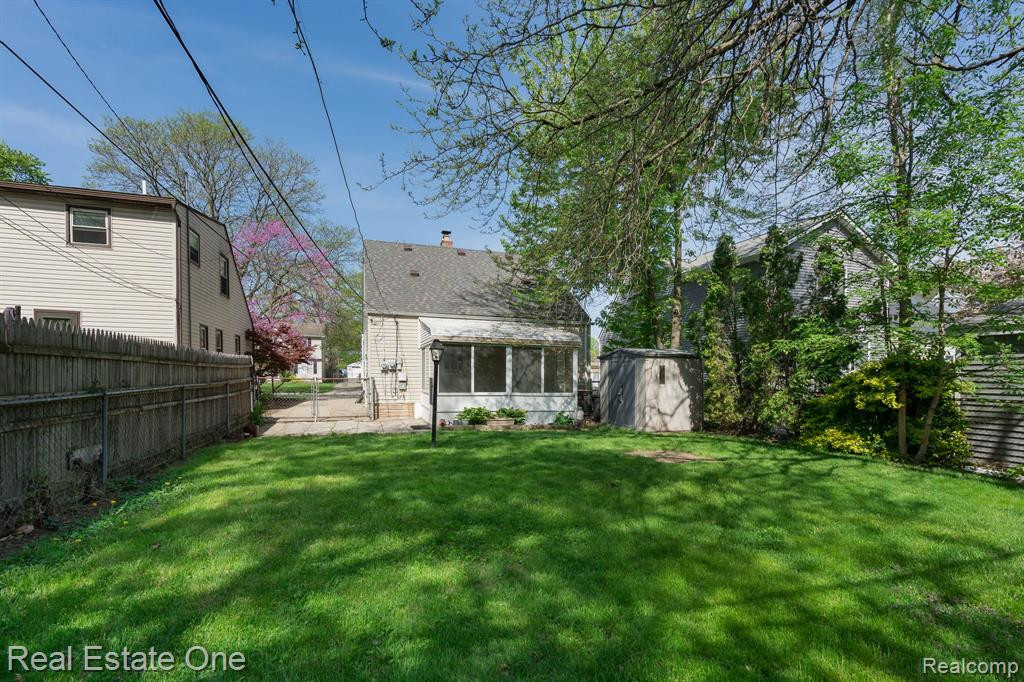 808 N EDISON Avenue, Royal Oak, MI 48067 — Photo 39