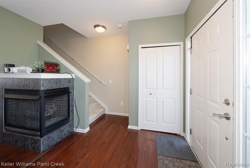 180 CENTER Boulevard, Wixom, MI 48393 — Photo 6