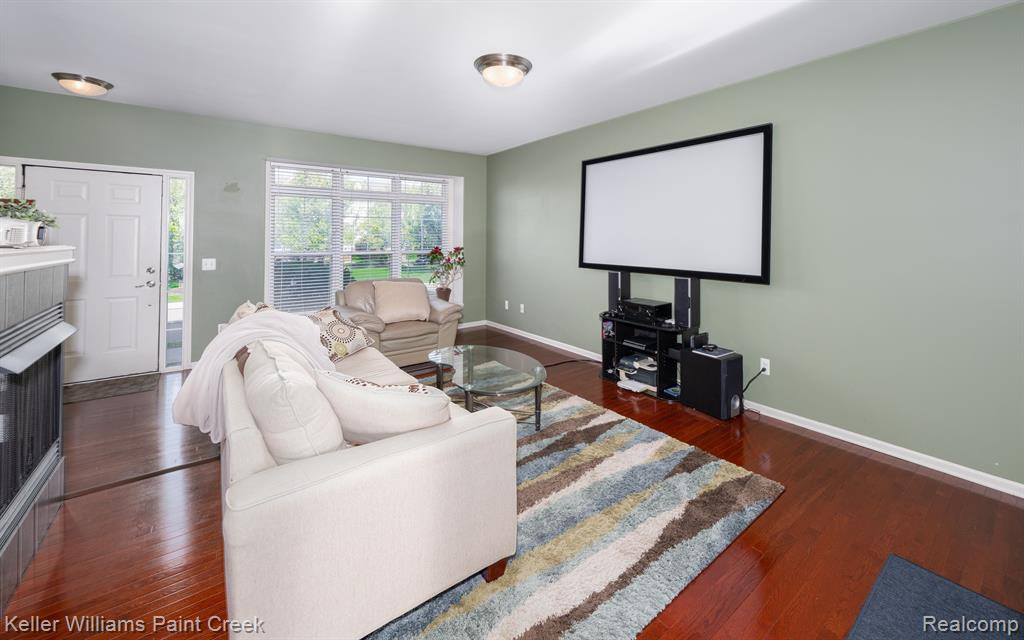 180 CENTER Boulevard, Wixom, MI 48393 — Photo 7