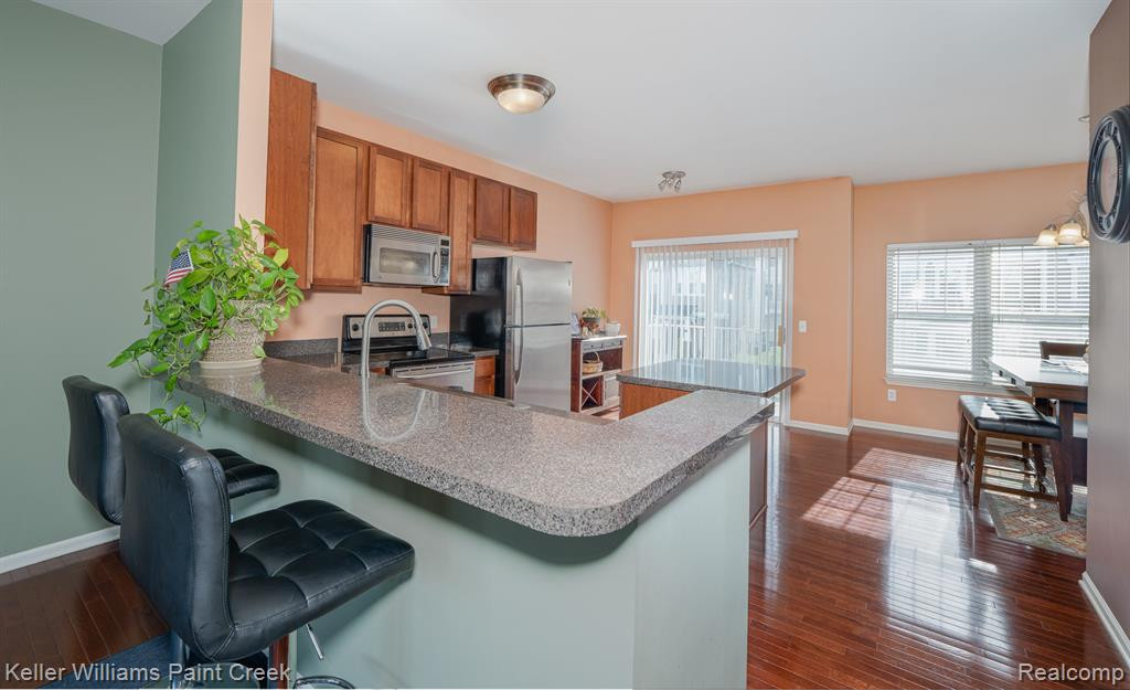 180 CENTER Boulevard, Wixom, MI 48393 — Photo 11