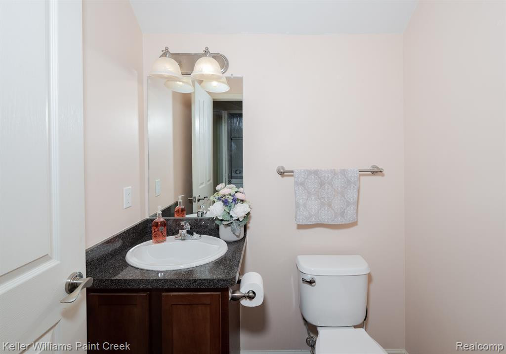 180 CENTER Boulevard, Wixom, MI 48393 — Photo 13