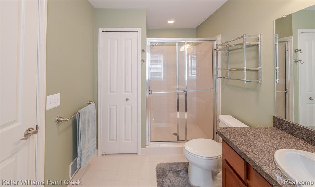 180 CENTER Boulevard, Wixom, MI 48393 — Photo 16