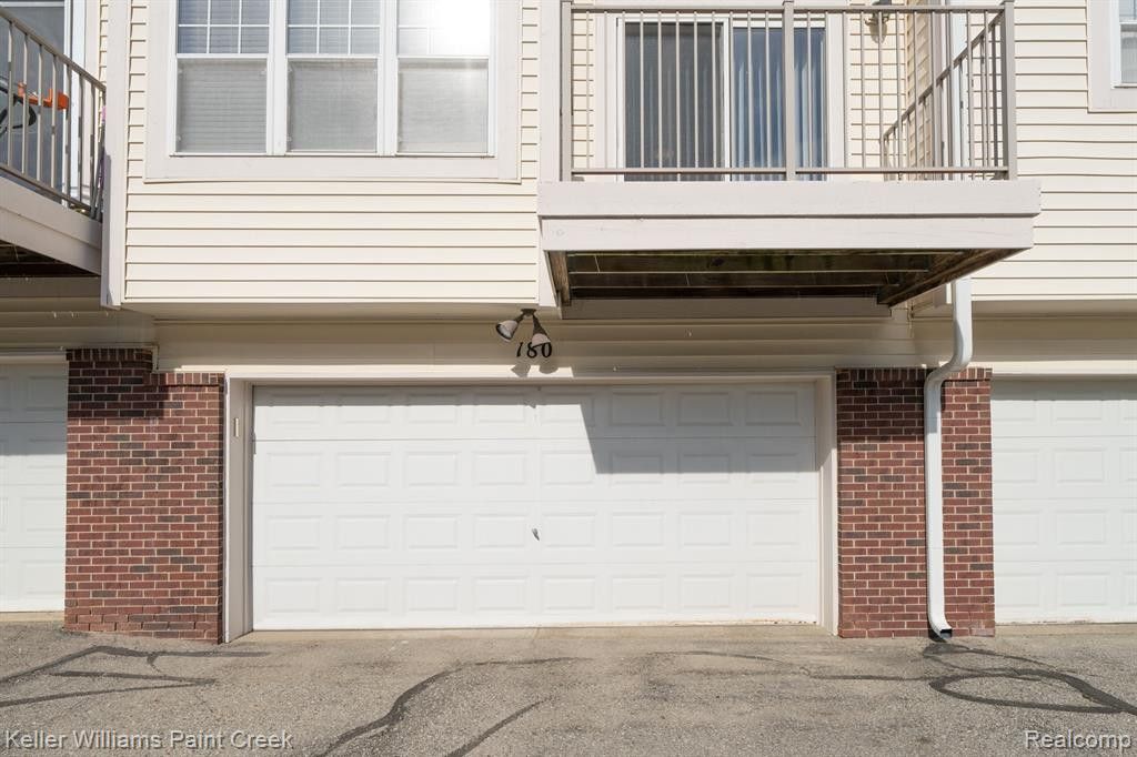 180 CENTER Boulevard, Wixom, MI 48393 — Photo 26