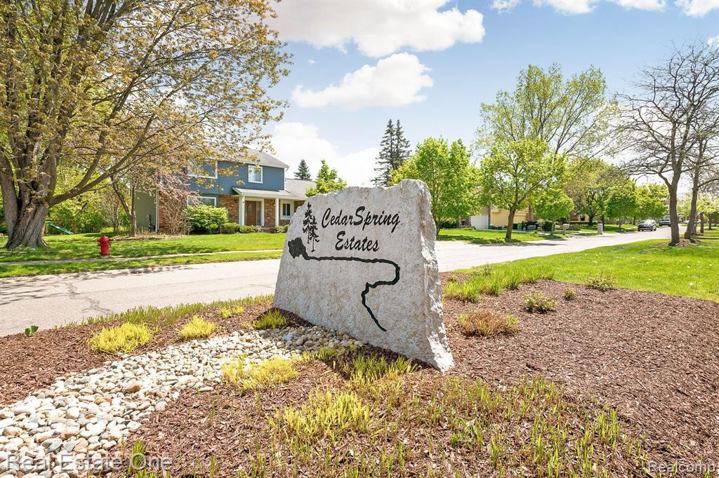 25553 Keenan, Novi, MI — Photo 2
