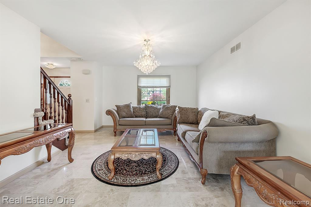 25553 Keenan, Novi, MI — Photo 8
