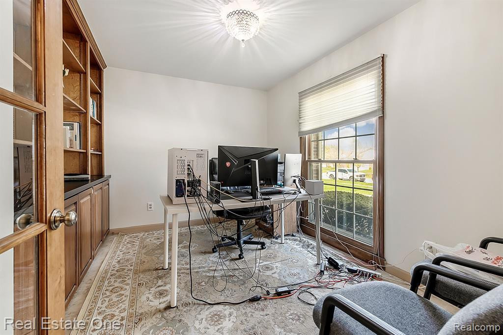 25553 Keenan, Novi, MI — Photo 17