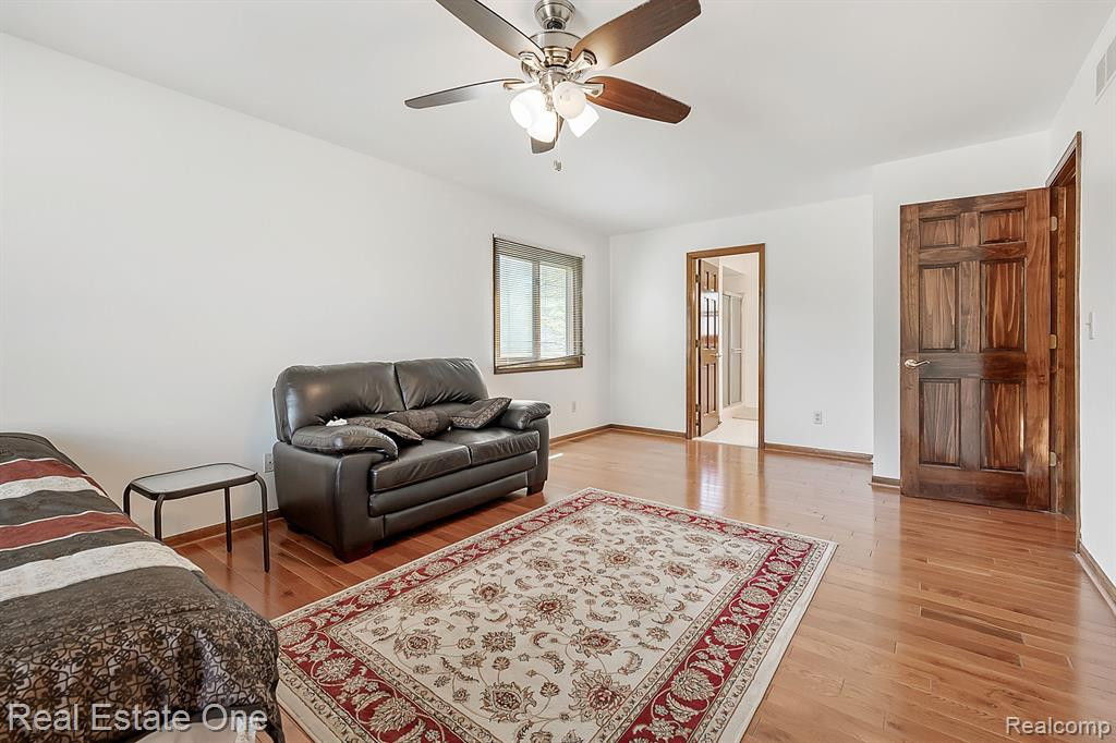 25553 Keenan, Novi, MI — Photo 19
