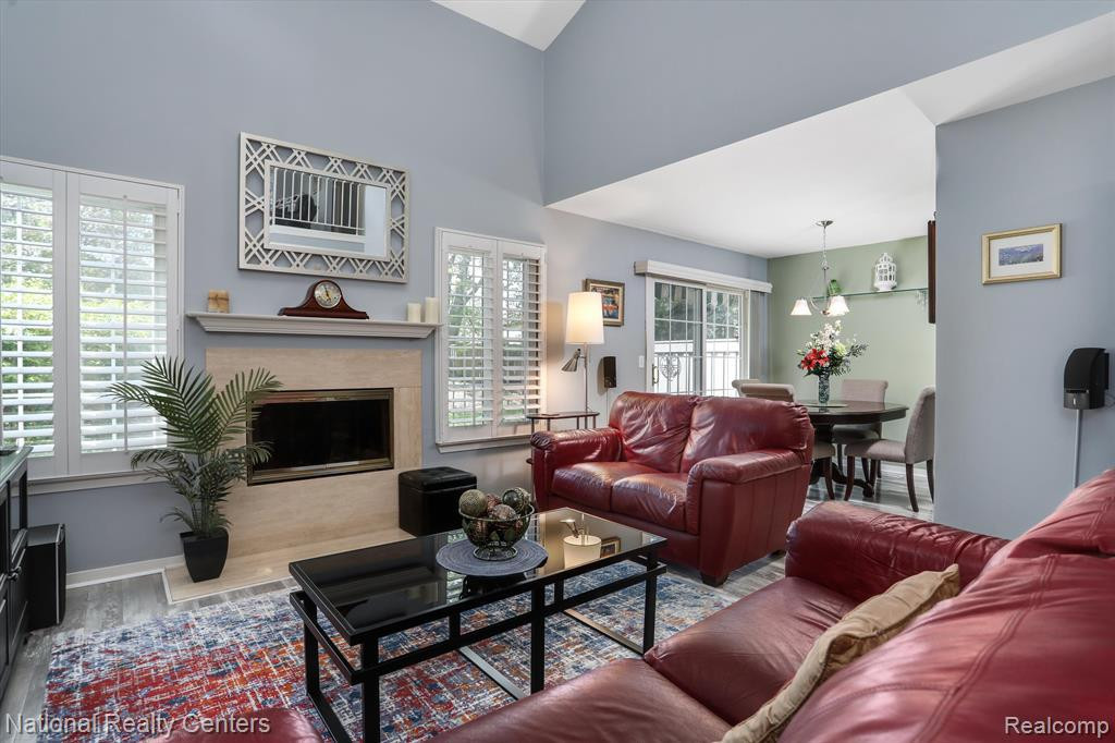 475 WINWOOD Circle, Walled Lake, MI 48390 — Photo 3
