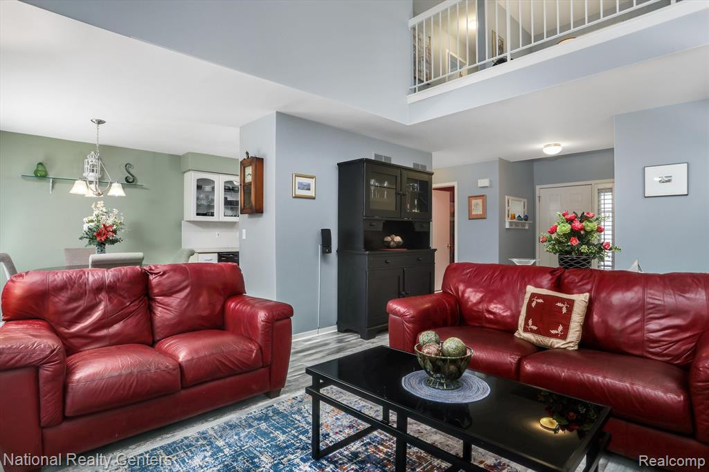 475 WINWOOD Circle, Walled Lake, MI 48390 — Photo 5