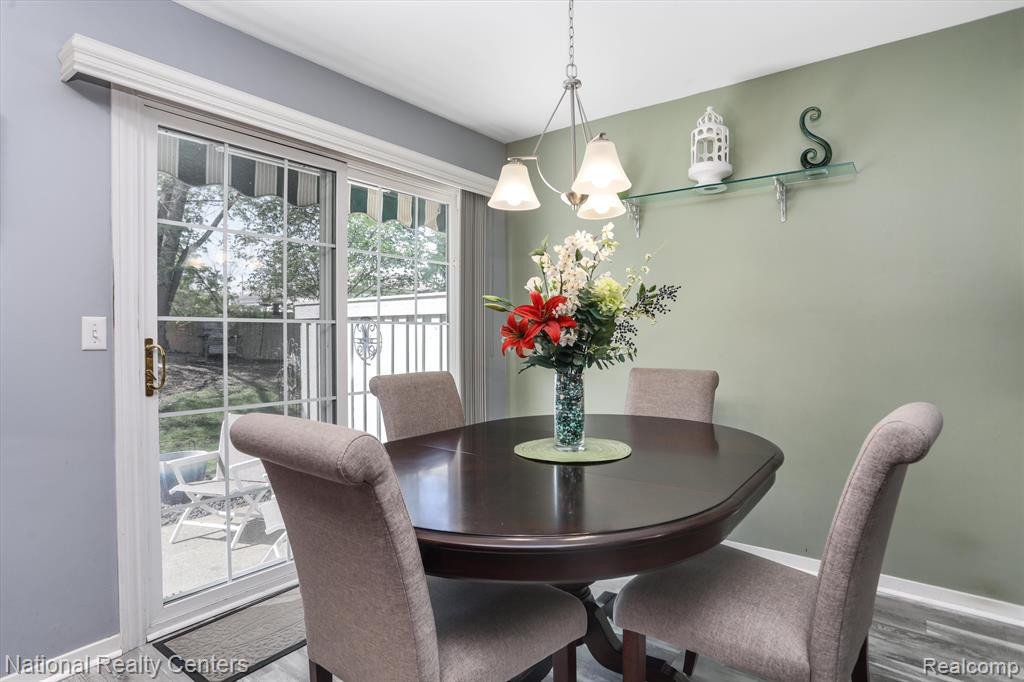 475 WINWOOD Circle, Walled Lake, MI 48390 — Photo 6