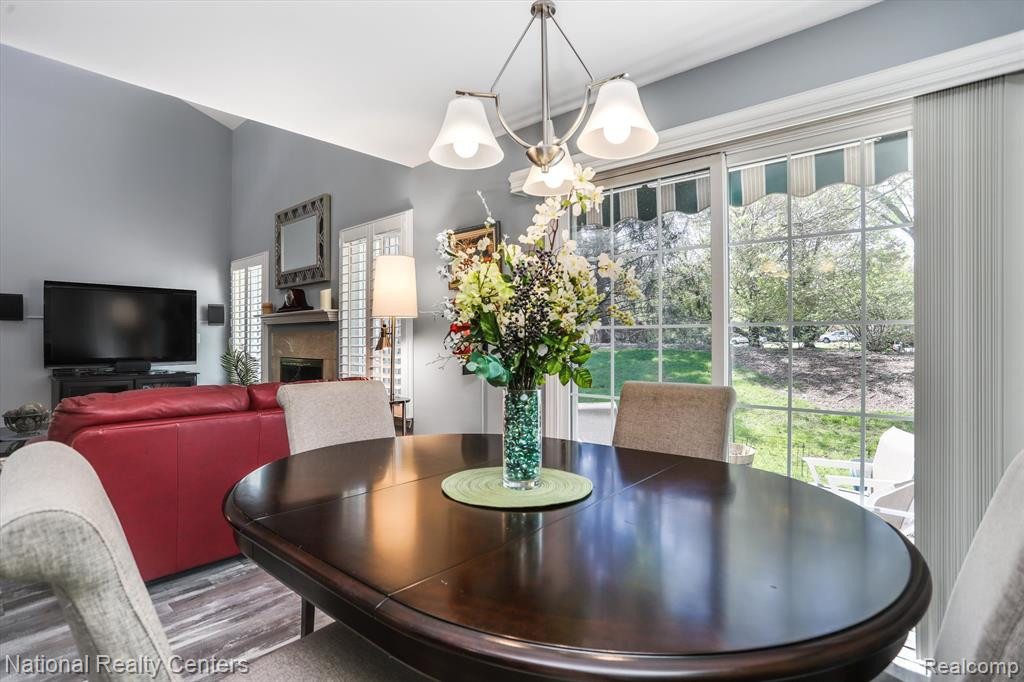 475 WINWOOD Circle, Walled Lake, MI 48390 — Photo 8