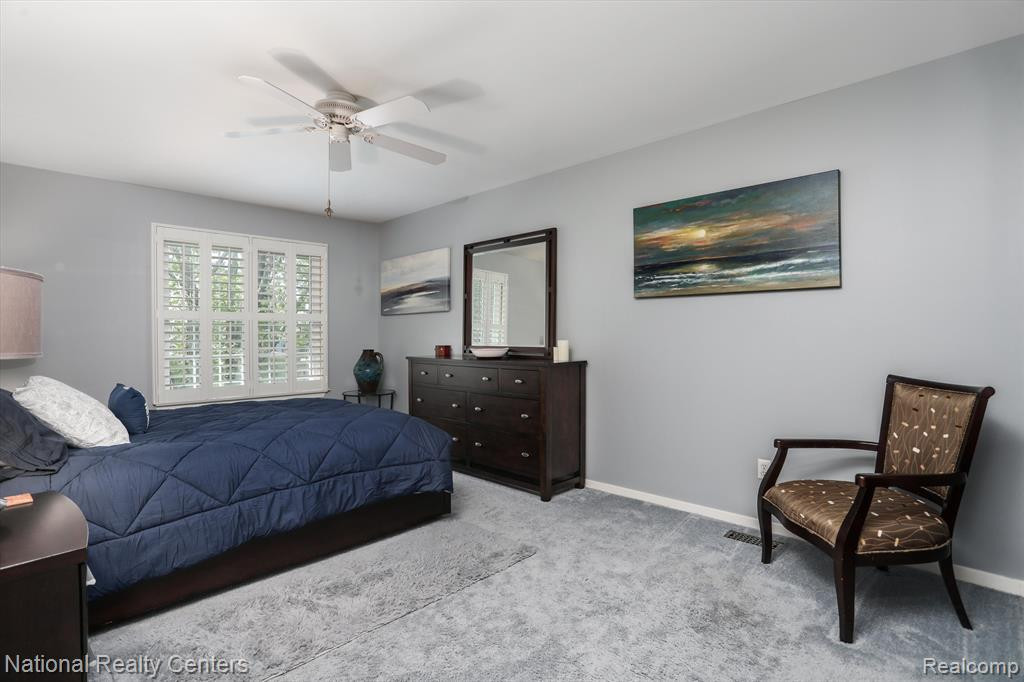 475 WINWOOD Circle, Walled Lake, MI 48390 — Photo 19