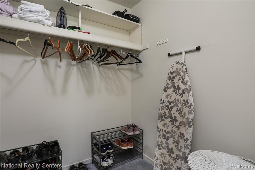 475 WINWOOD Circle, Walled Lake, MI 48390 — Photo 20