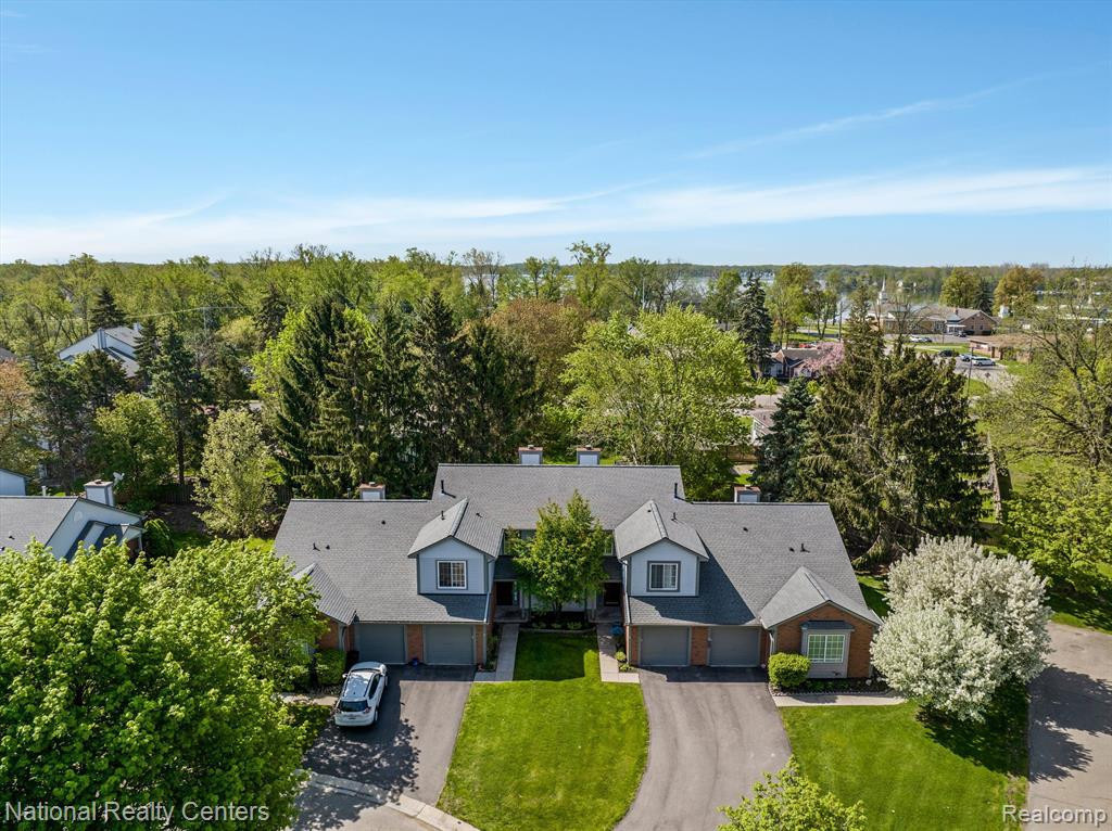 475 WINWOOD Circle, Walled Lake, MI 48390 — Photo 31