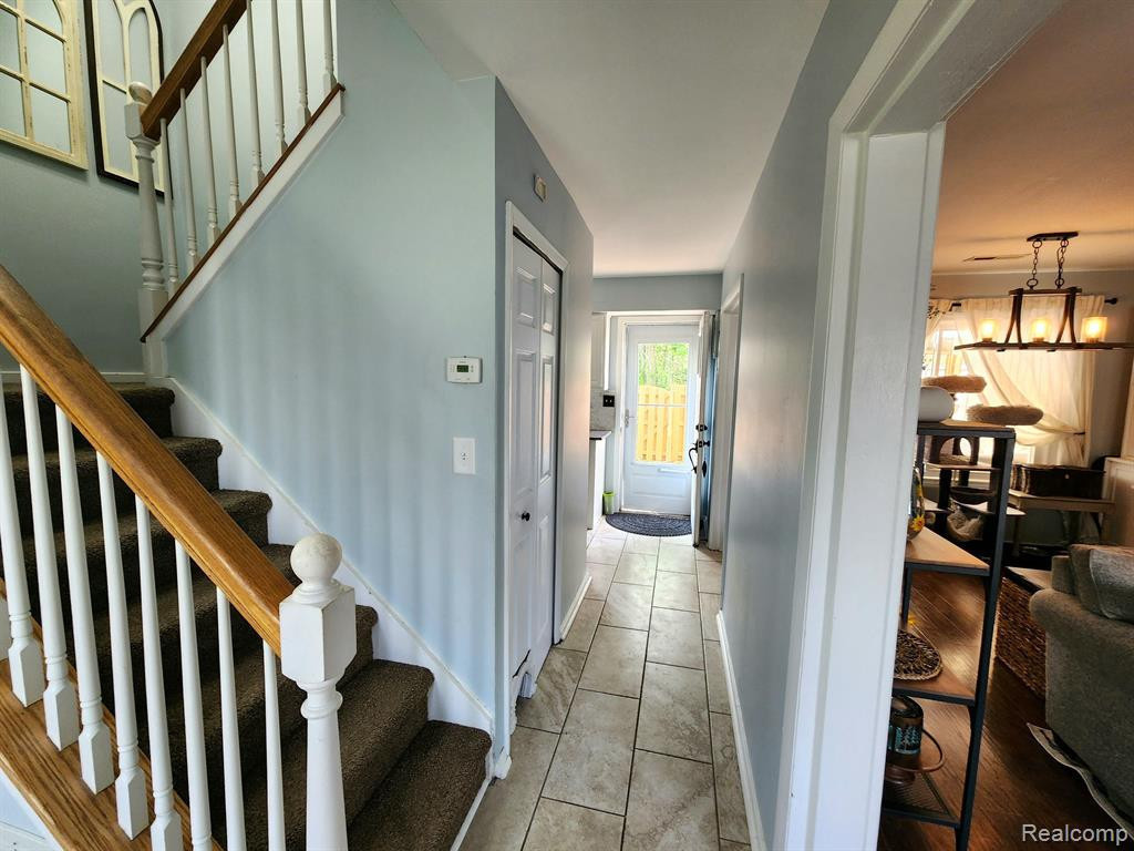 509 ESTRADA Drive, Belleville, MI 48111 — Photo 16
