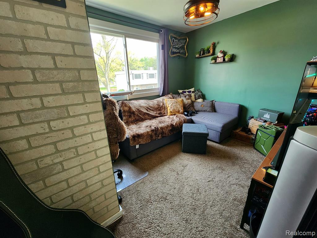 509 ESTRADA Drive, Belleville, MI 48111 — Photo 23
