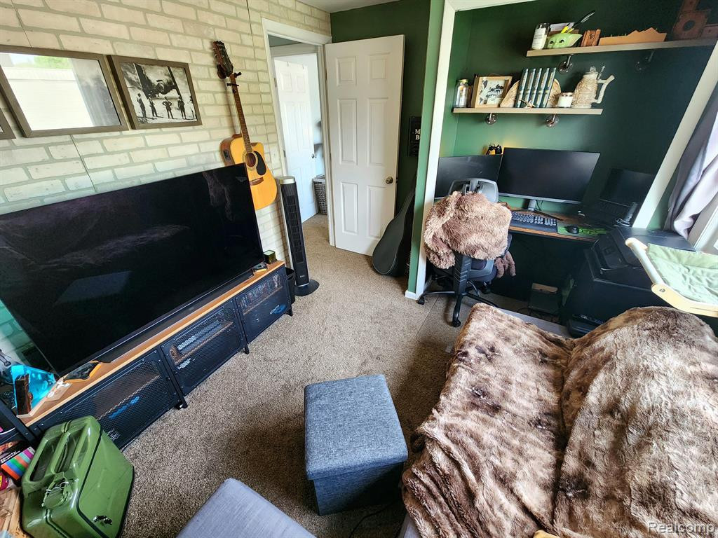 509 ESTRADA Drive, Belleville, MI 48111 — Photo 25