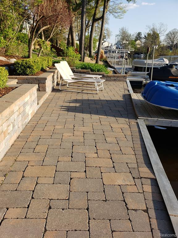 355 PARK Avenue, Lake Orion, MI 48362 — Photo 9