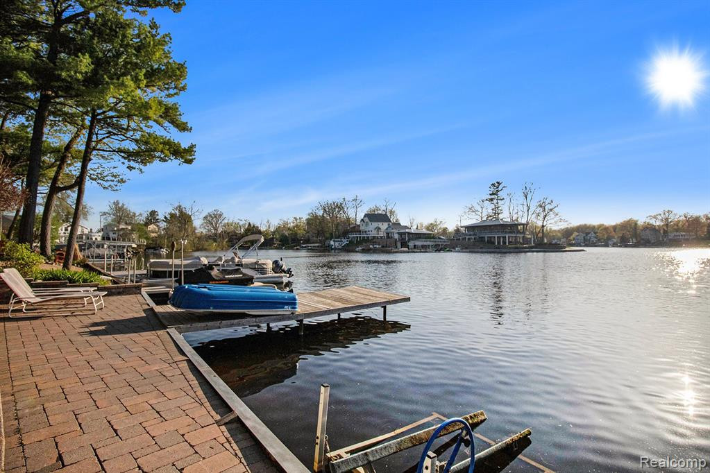 355 PARK Avenue, Lake Orion, MI 48362 — Photo 10
