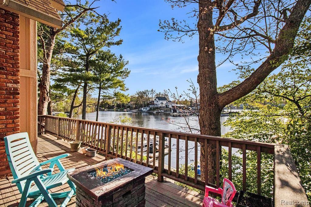 355 PARK Avenue, Lake Orion, MI 48362 — Photo 12