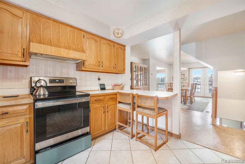 355 PARK Avenue, Lake Orion, MI 48362 — Photo 21